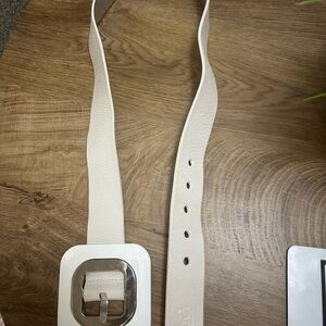 Dolce &Gabbana  Cream Leather Belt with Silver Buckle